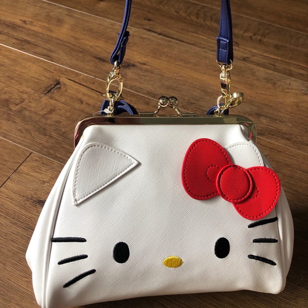 HELLO KITTY-NWT Faux Leather Handbag